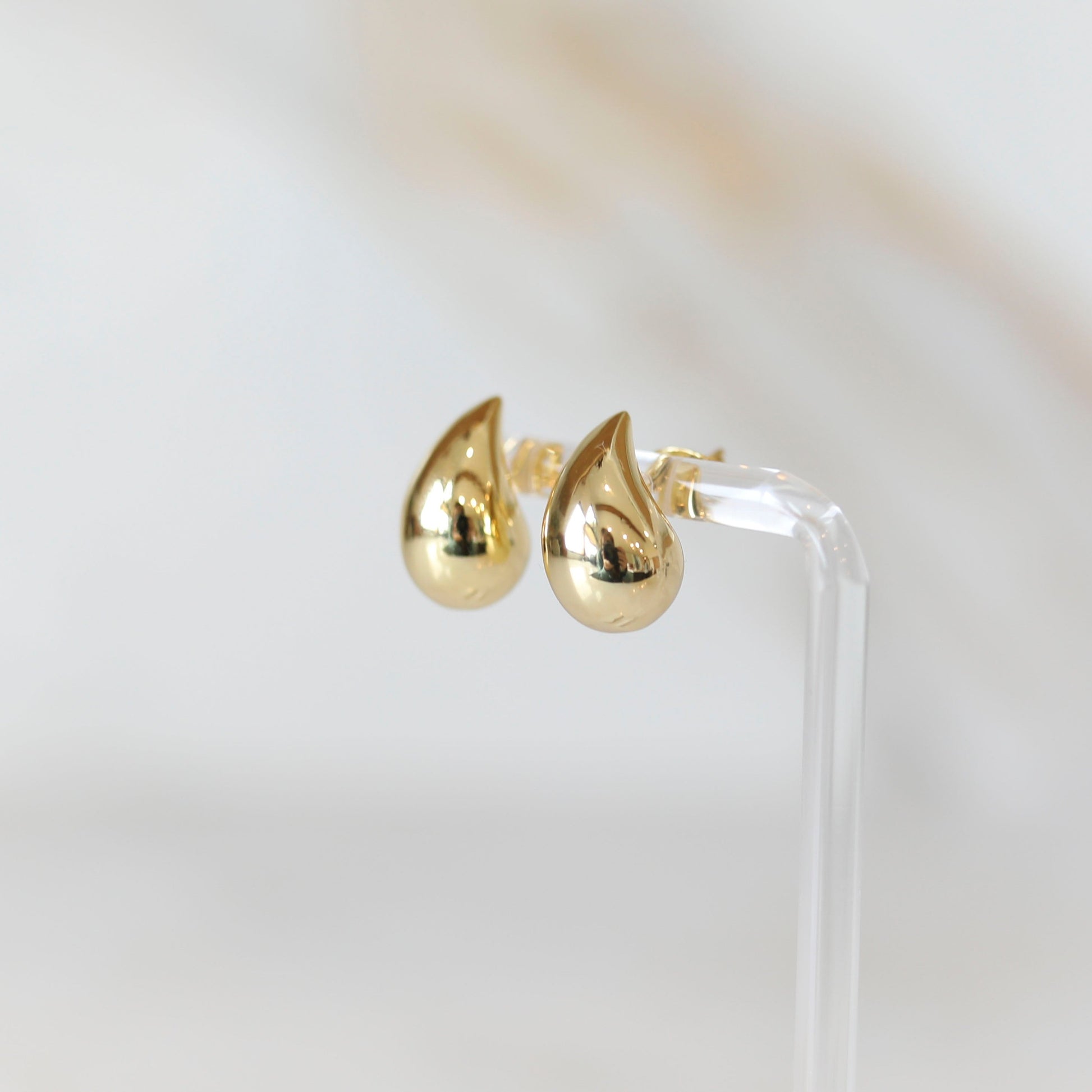 Raindrop Stud Earring in Gold