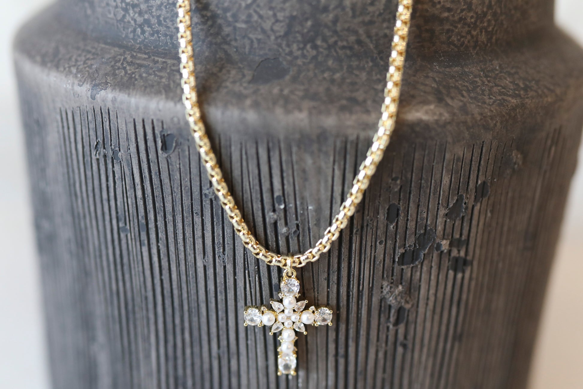Pearl + CZ Statement Cross Necklace - Gold (18K gold plated)