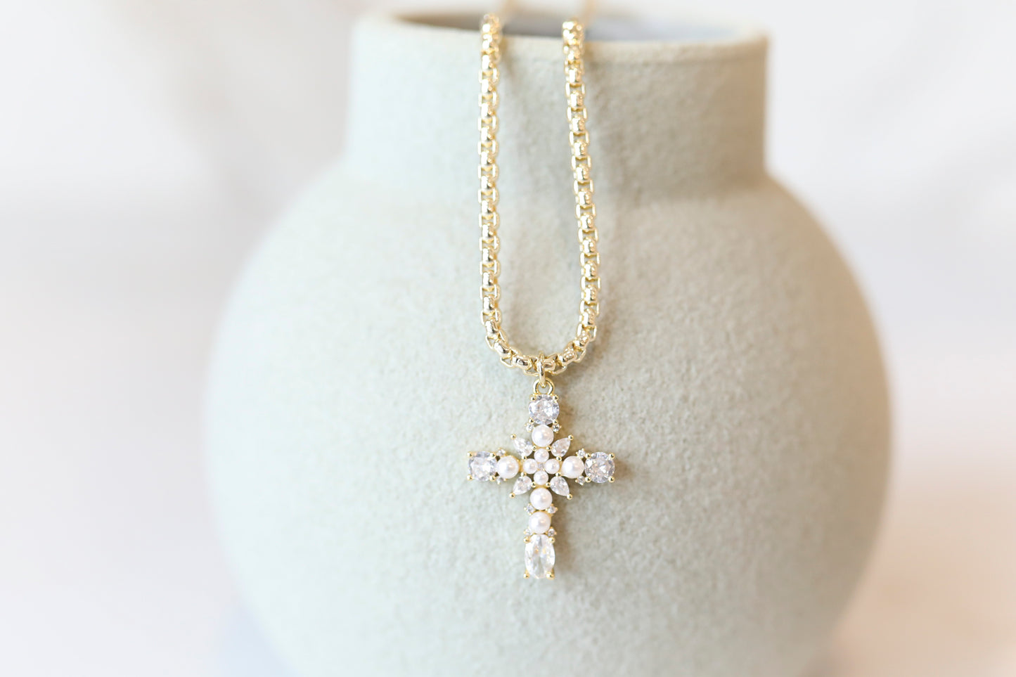 Pearl + CZ Statement Cross Necklace - Gold (18K gold plated)