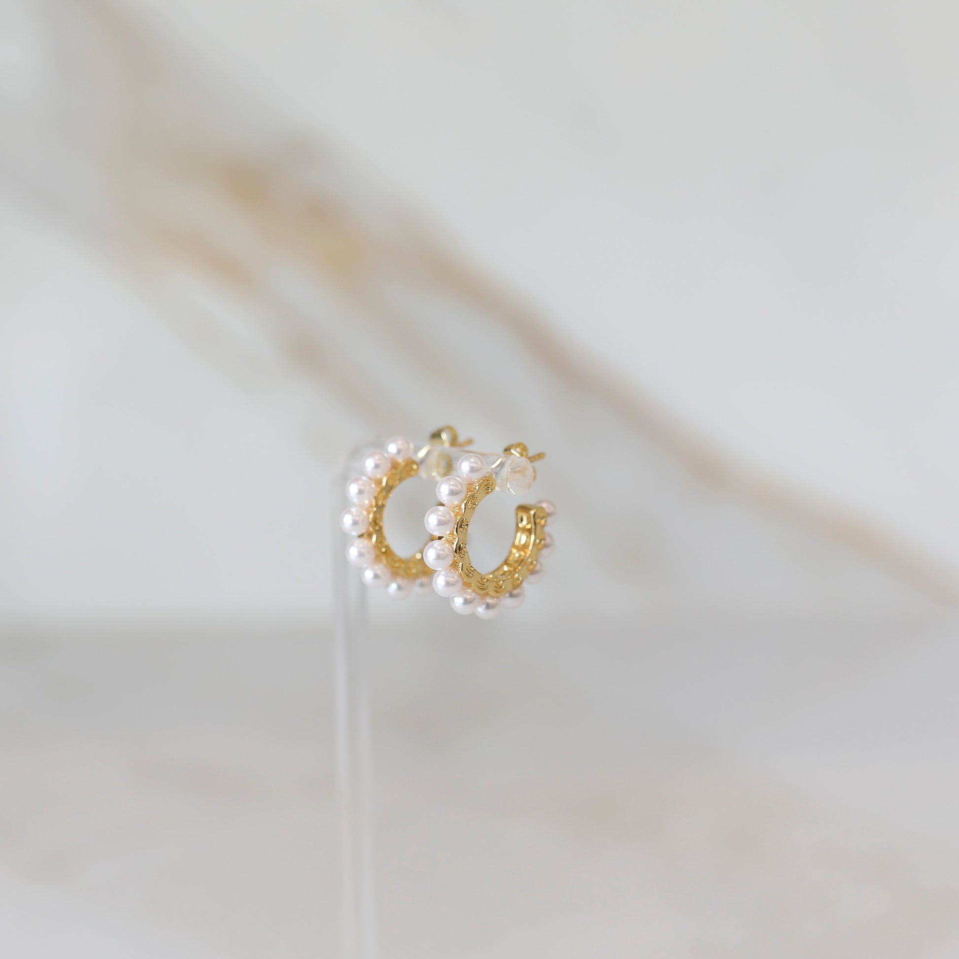 Grande Bezel Pearl Hoops