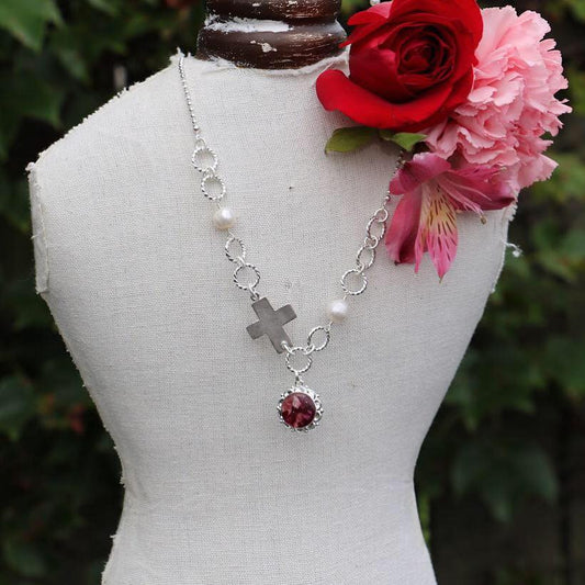 Memory Flower Fresh Water Pearl Asymmetrical Necklace >