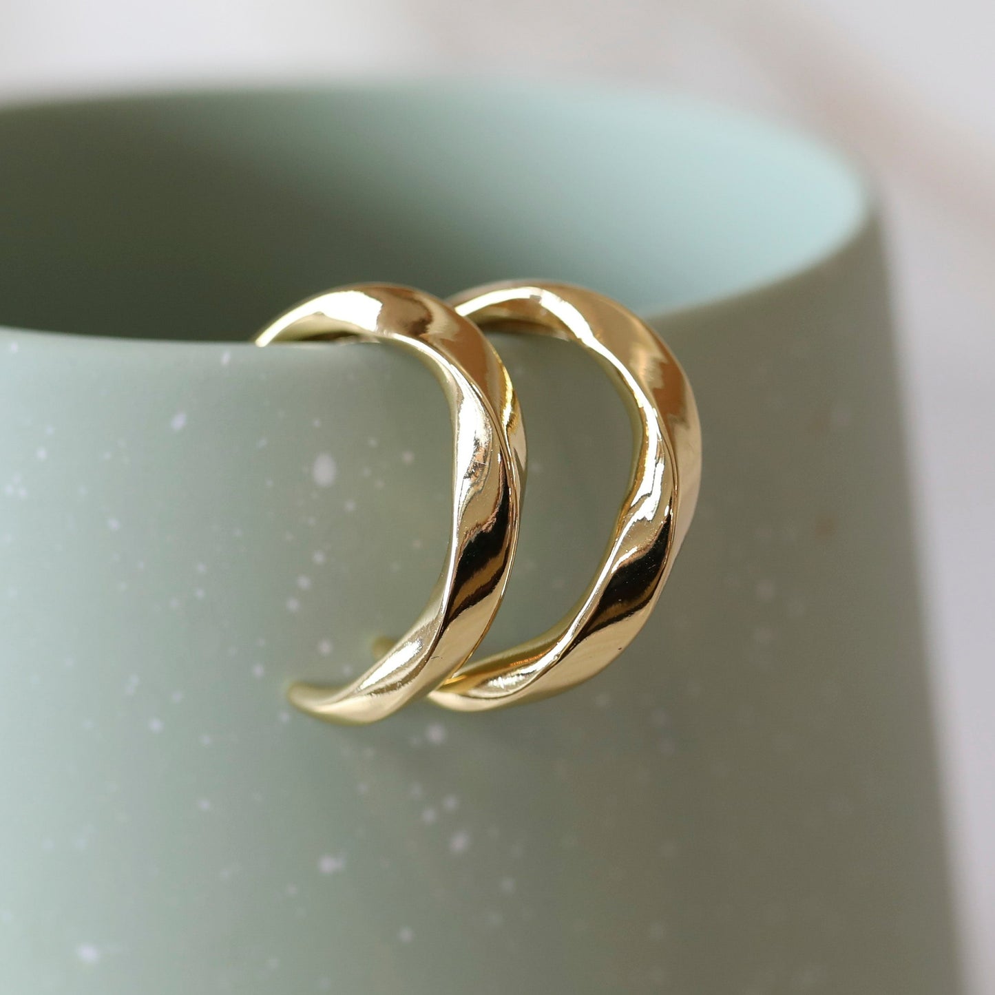 Wave Hoops