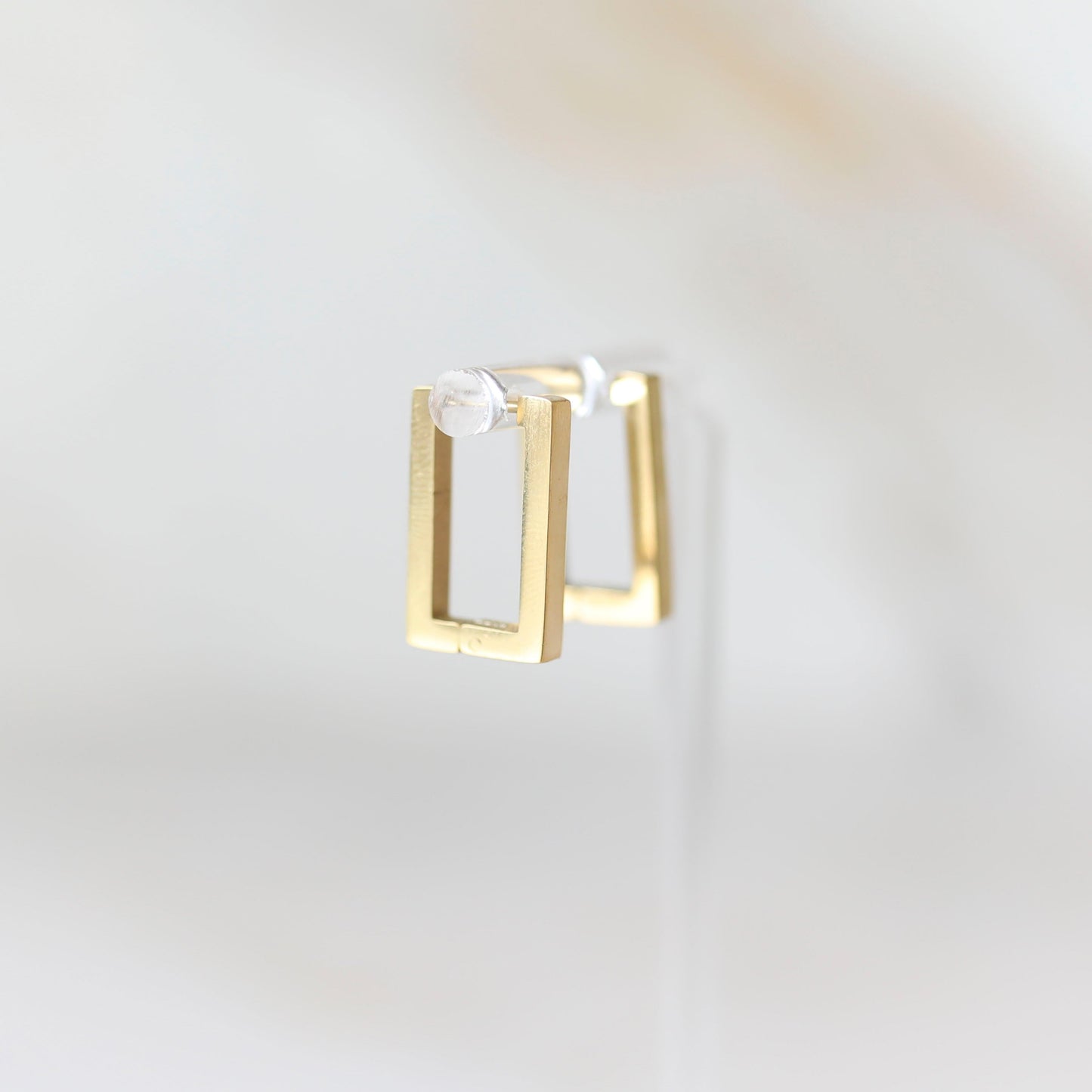 Basic Geometric Hoop Earrings in the Square shape