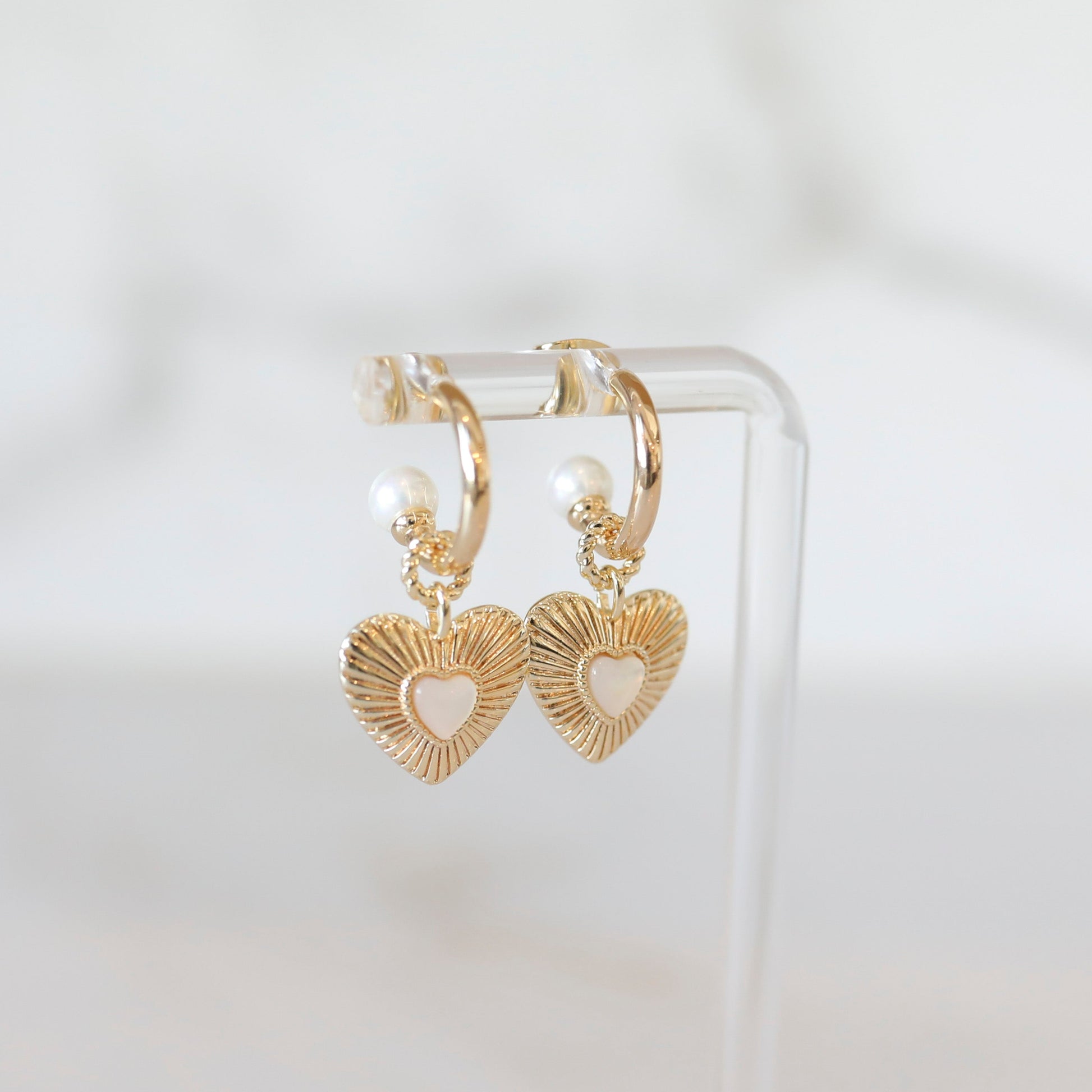 Pearl Fan Heart Hoops