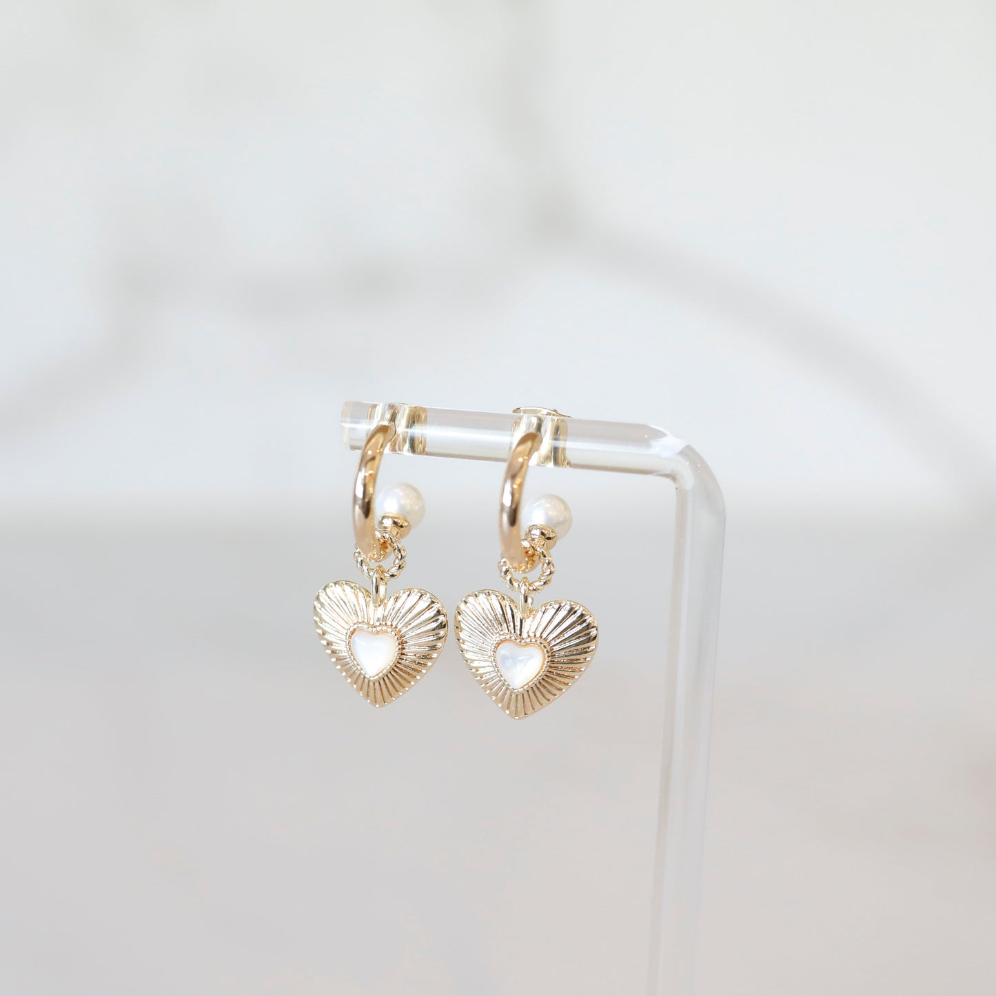 Pearl Fan Heart Hoops