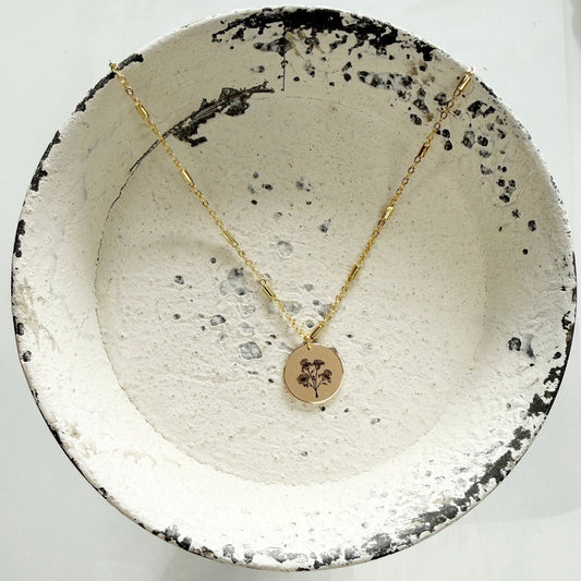 Engraved Birth Month Flower Bouquet Necklace in Gold