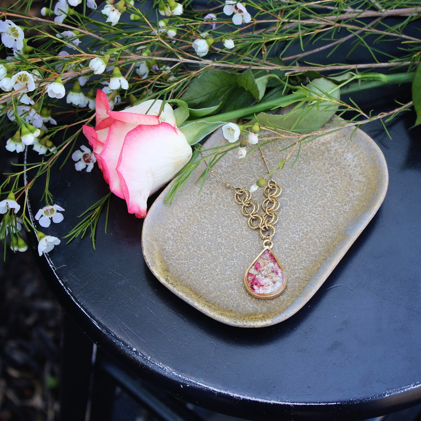 Memory Flower Textured Link Necklace