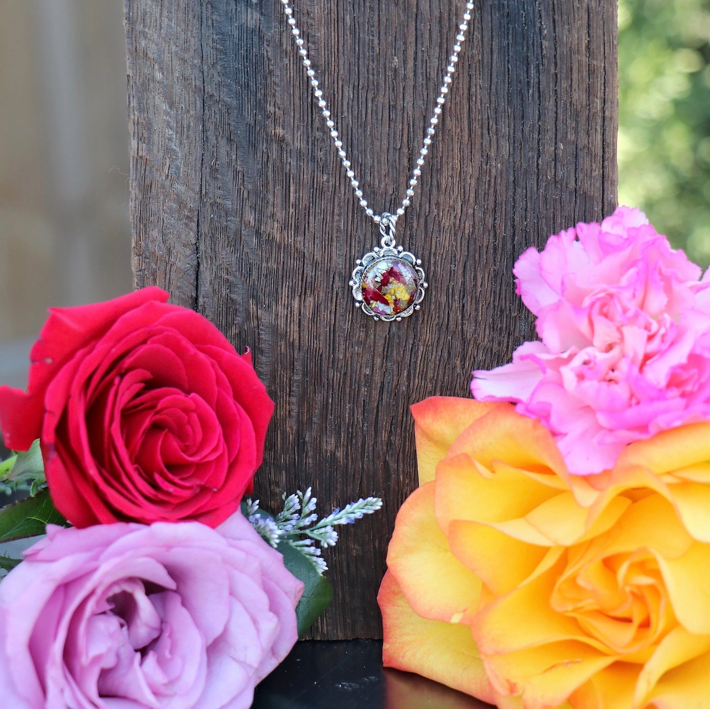 Memory Flower Small Ornate Necklace - Round Bezel