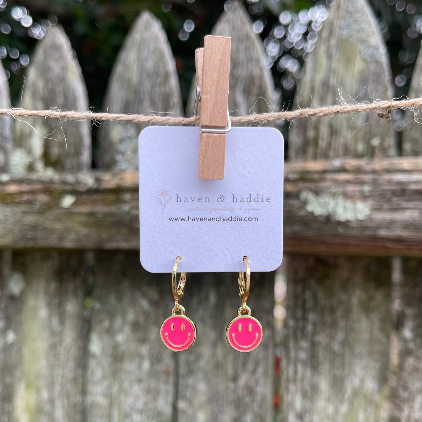 Mini Enamel Smiley Face Hoop Earrings - Hot Pink