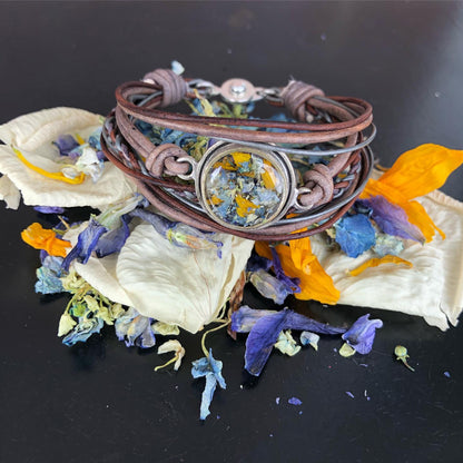 Memory Flower Classic Round Leather Bracelet with yellow and blue flowers >